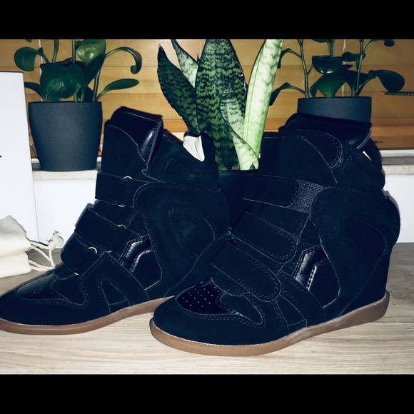 Isabel Marant Beckett Hiden-Wedge Sneaker - Picture 4 of 10